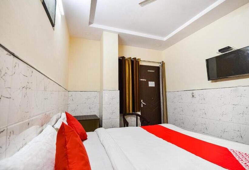 트리플 클래식 룸, Oyo Anjani Mahal Guest House