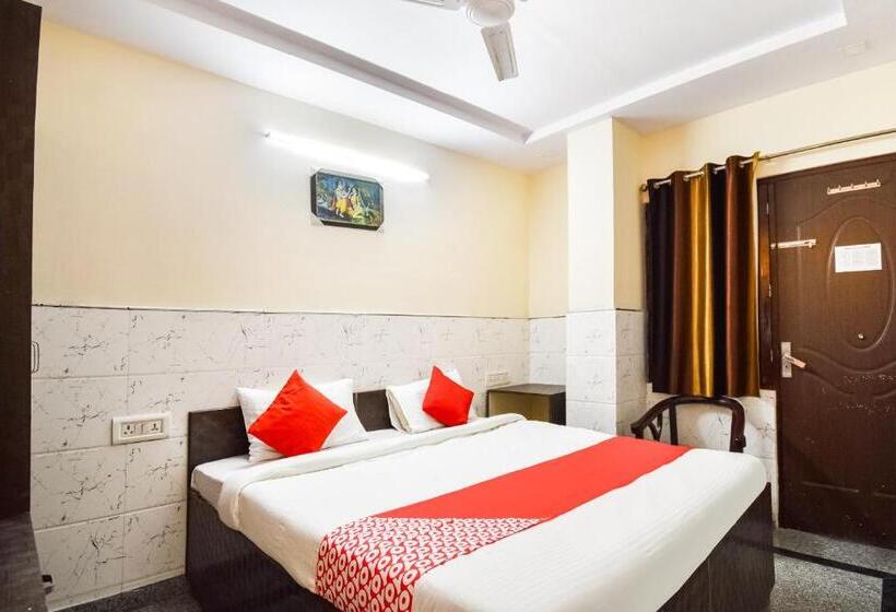 트리플 클래식 룸, Oyo Anjani Mahal Guest House
