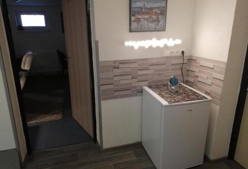 带1个卧室的豪华公寓, Apartmán V Suterénu
