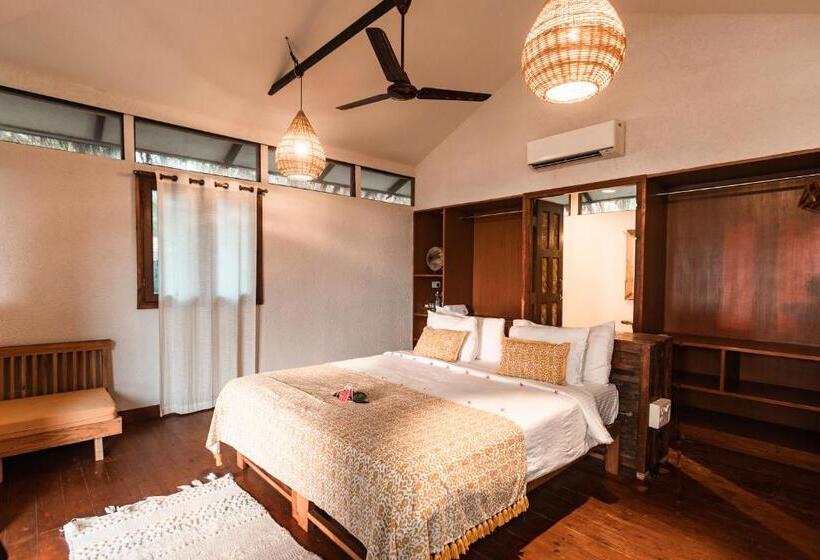 标准间侧面带海景, Anahata Retreat Ashvem Goa