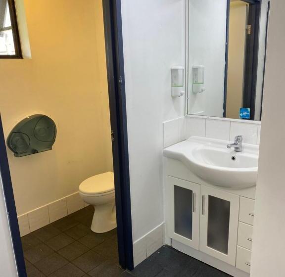 스탠다드 룸 공동 욕실, Arrival Lodge Hostel Accommodation