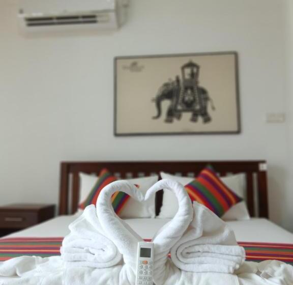 اتاق استاندارد با چشم‌انداز باغ, Elephant Eye Safari House