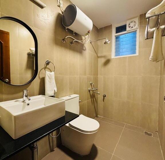 1 Bedroom Penthouse Apartment, Olive Palace Road   By Embassy Group