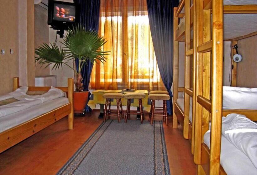 Семейный Номер, Vila Livadeto