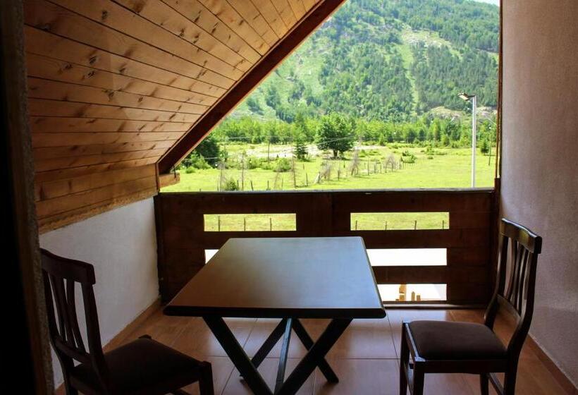 Трехместный Номер Стандарт с Балконом, Valbona Tdc