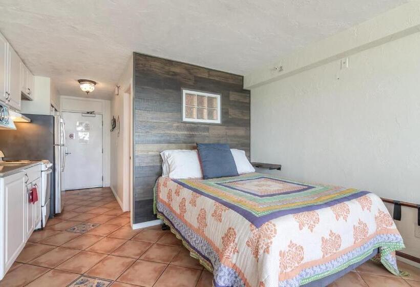 استودیوی استاندارد با چشم‌انداز دریا, Hbr Direct Oceanfront Condo, Daytona Beach, Sleeps 4