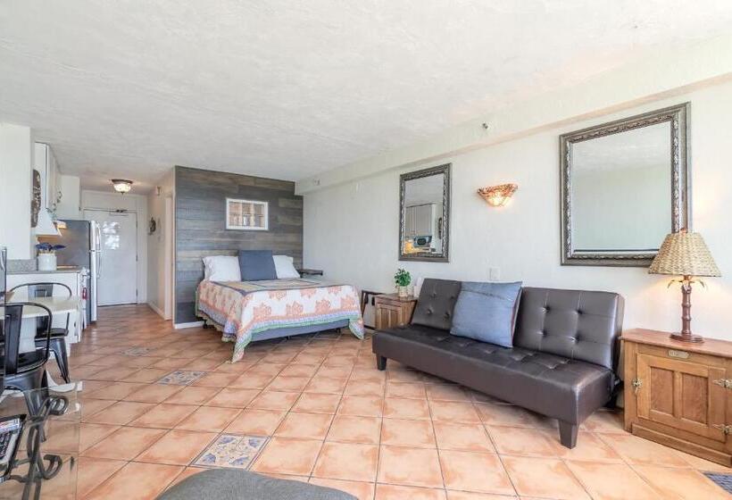 استودیوی استاندارد با چشم‌انداز دریا, Hbr Direct Oceanfront Condo, Daytona Beach, Sleeps 4