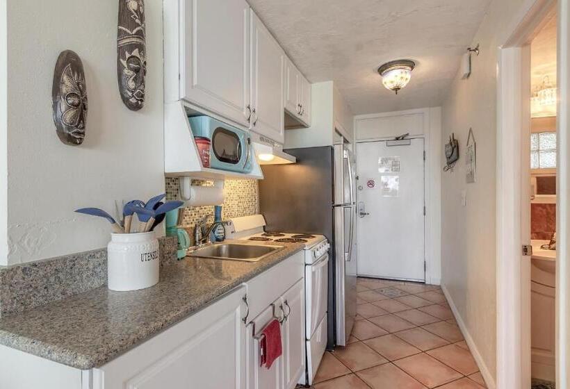 استودیوی استاندارد با چشم‌انداز دریا, Hbr Direct Oceanfront Condo, Daytona Beach, Sleeps 4