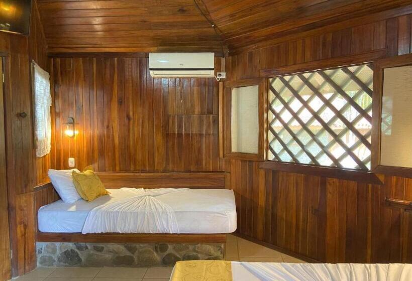 اتاق کلاسیک چهارنفره, Bungalows Malú