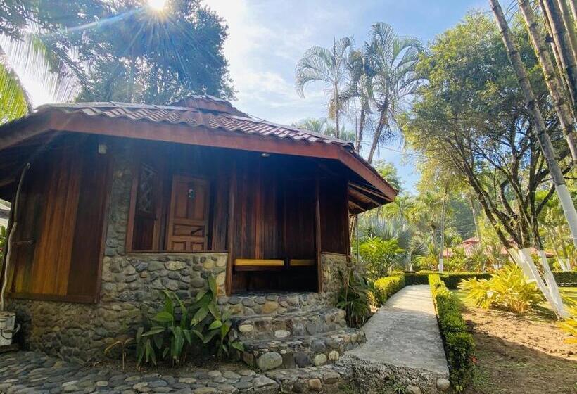 اتاق کلاسیک چهارنفره, Bungalows Malú