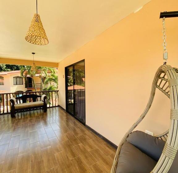 سوئیت با بالکن, Bungalows Malú