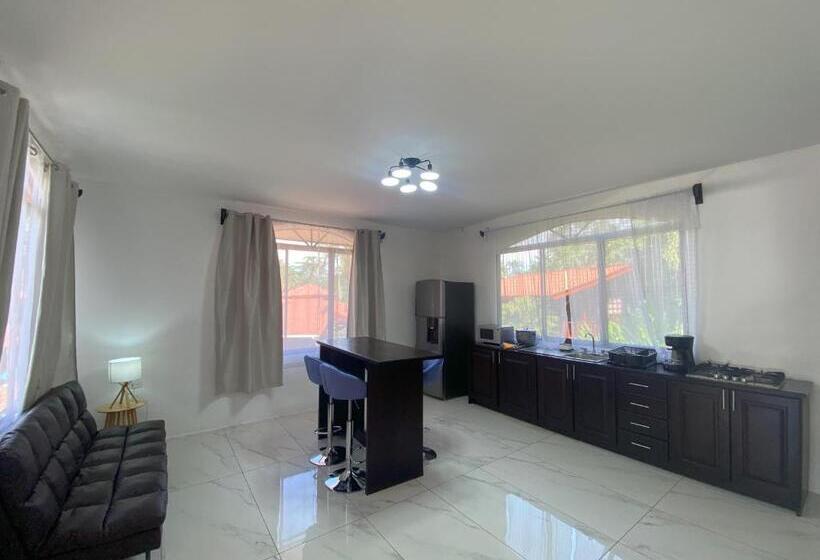 آپارتمان 1 خوابه با چشم‌انداز استخر, Bungalows Malú