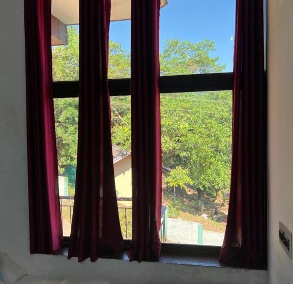 标准间, Caveri Inn