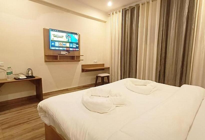 스탠다드 룸 킹사이즈 침대, Tapovanam Rishikesh