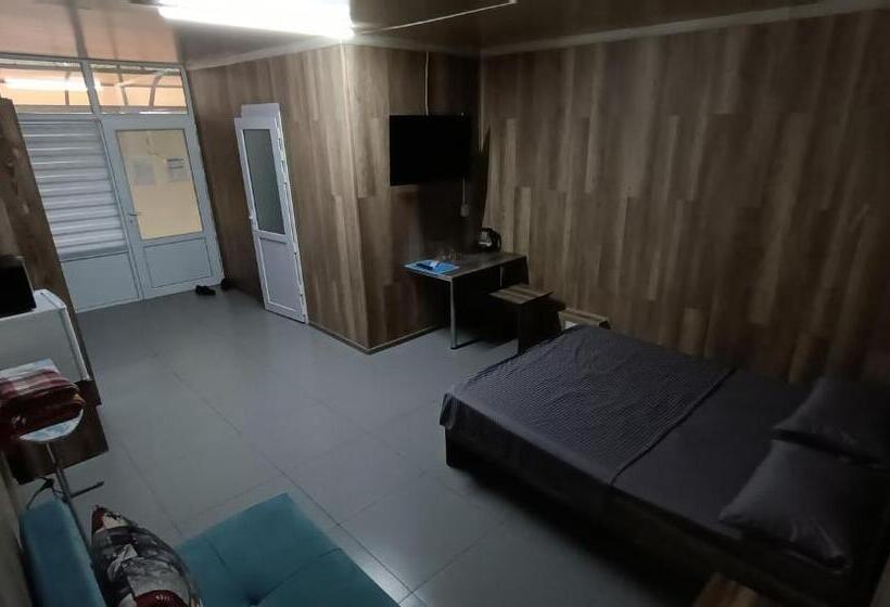 اتاق لوکس, The Mini Hotel On Mukanov St