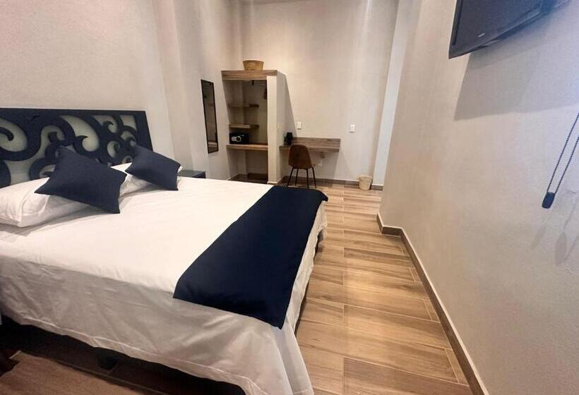 スタンダードルーム, Centrico House