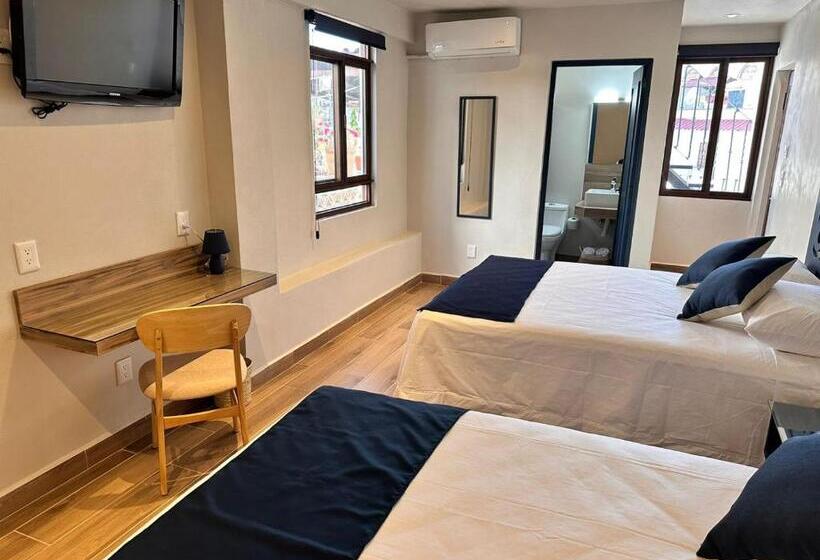 デラックスルーム, Centrico House