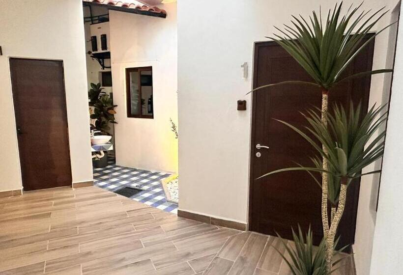 ２ダブルベッドのスタンダードルーム, Centrico House
