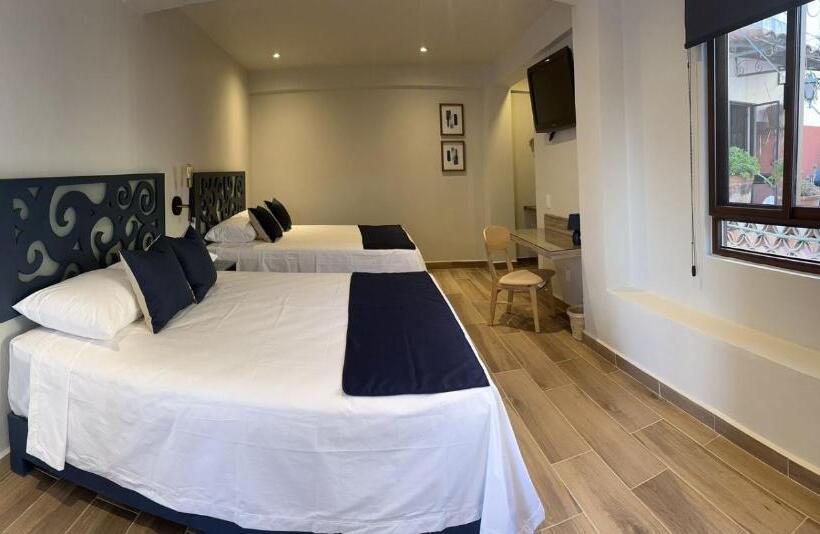 バルコニー付きデラックスルーム, Centrico House