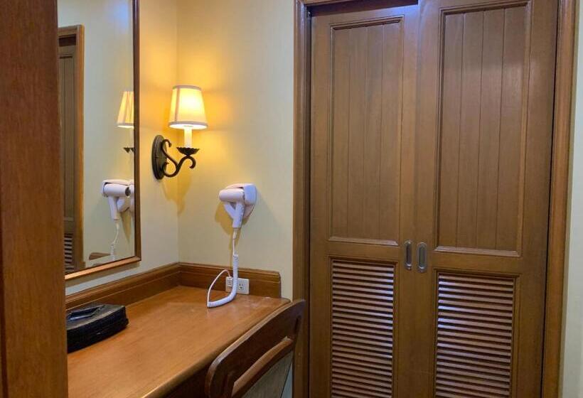 חדר סטנדרט נוף לגינה, The Manor Hotel Baguio Private Unit Superior Room With A Great View