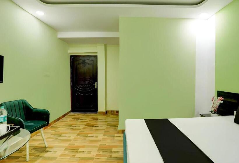 חדר אקונומי, Raisi Residency