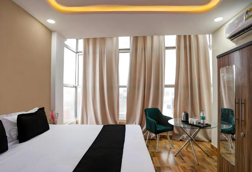 חדר דלוקס, Raisi Residency