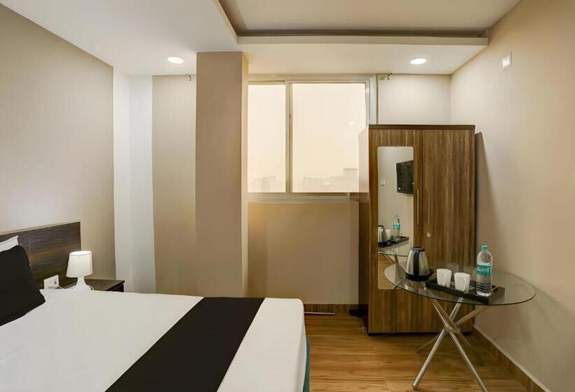 اتاق لوکس, Raisi Residency