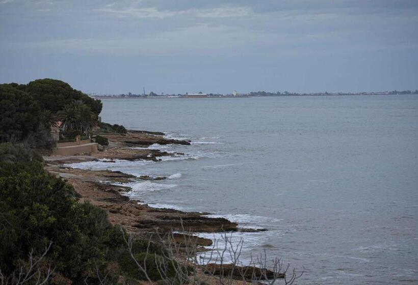 اتاق استاندارد با چشم‌انداز کوهستان, Bahía De Montecarlo
