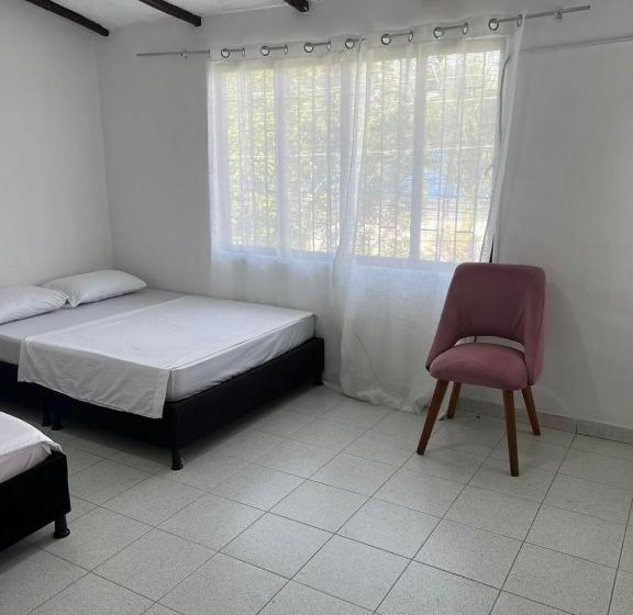 Standard Triple Room with Terrace, Jerusalén