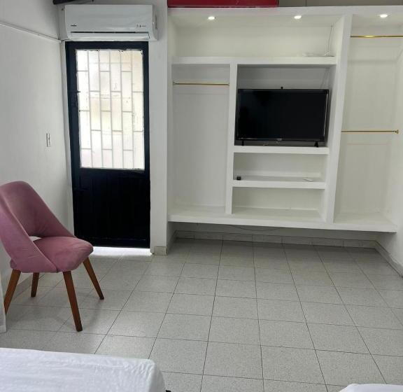 Standard Triple Room with Terrace, Jerusalén