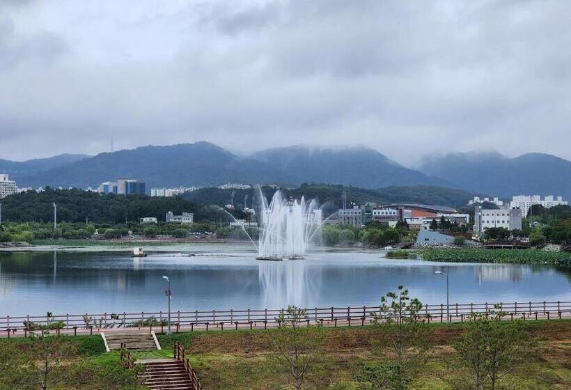 اتاق استاندارد سه نفره, 경산호수뷰 미드센추리&워케이션 3베드