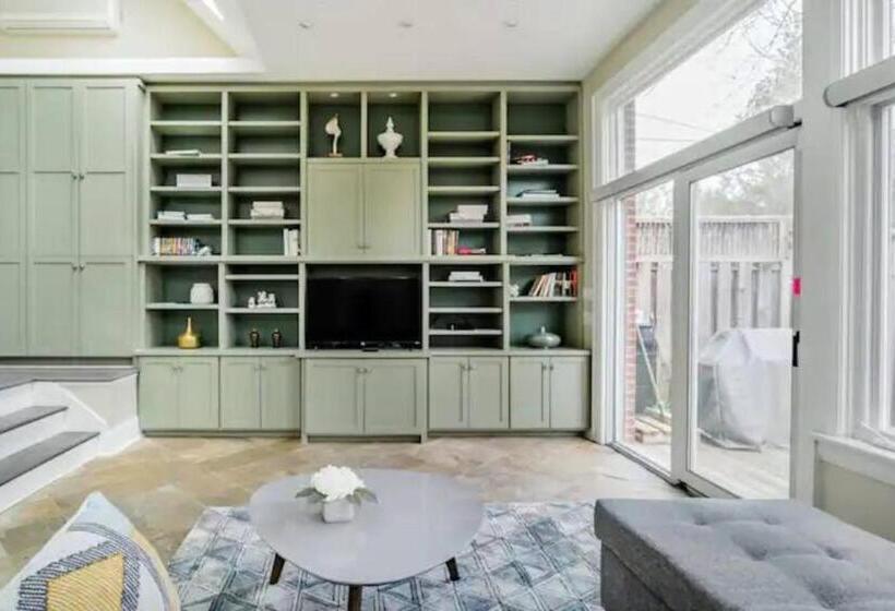 חדר דלוקס, Double Bedroom On Up Or 3 Bedrooms In Basement Near Eglinton Subway Station