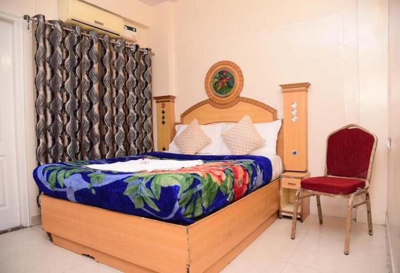 Номер Deluxe, Ajantha Palace