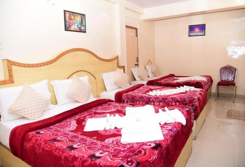 Семейный Номер Deluxe, Ajantha Palace