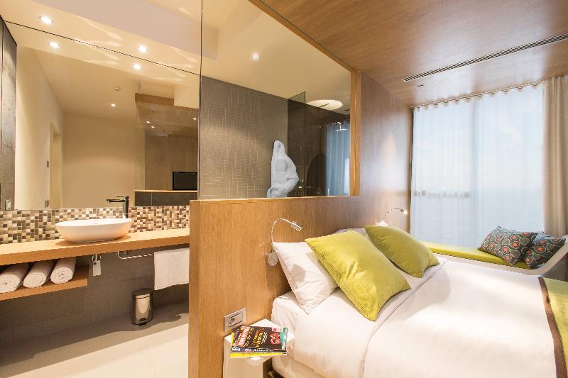 장애인을 위한 스위트, Holiday Inn Express Conyers, An Ihg