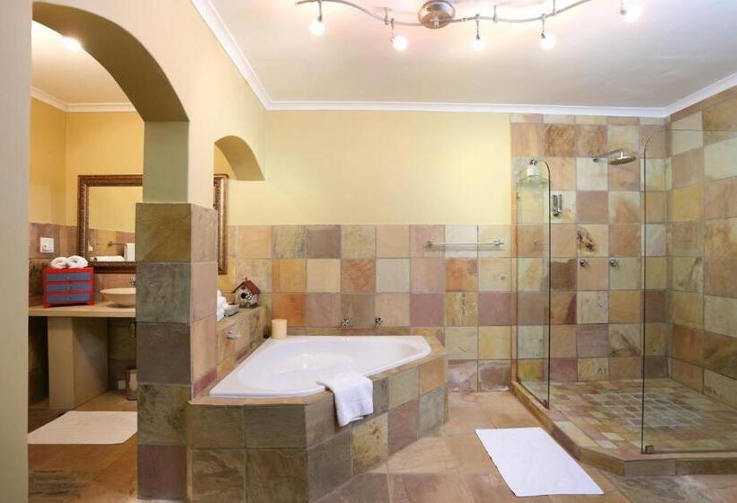 Люкс Superior, Shangri La Manor