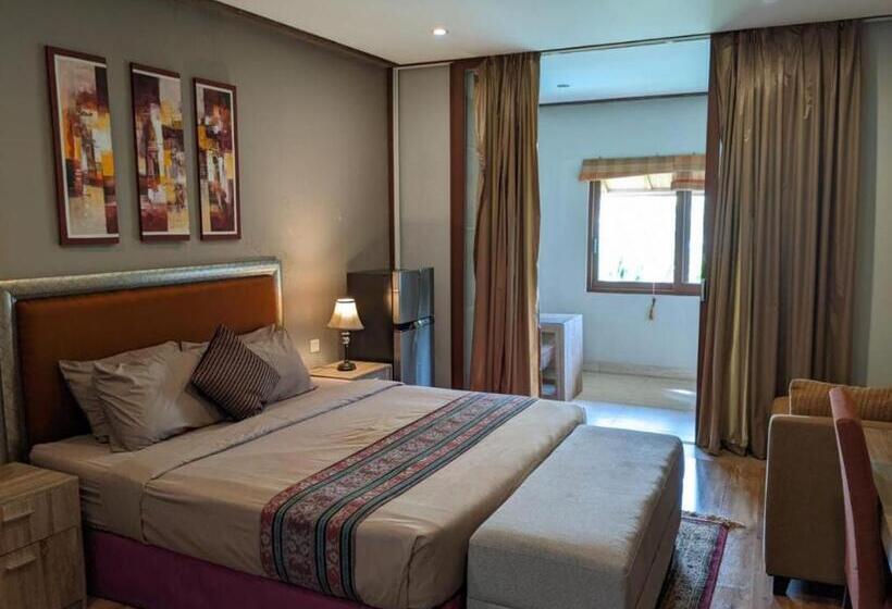 اتاق استاندارد با چشم‌انداز استخر, Puri Sabina Bed & Breakfast