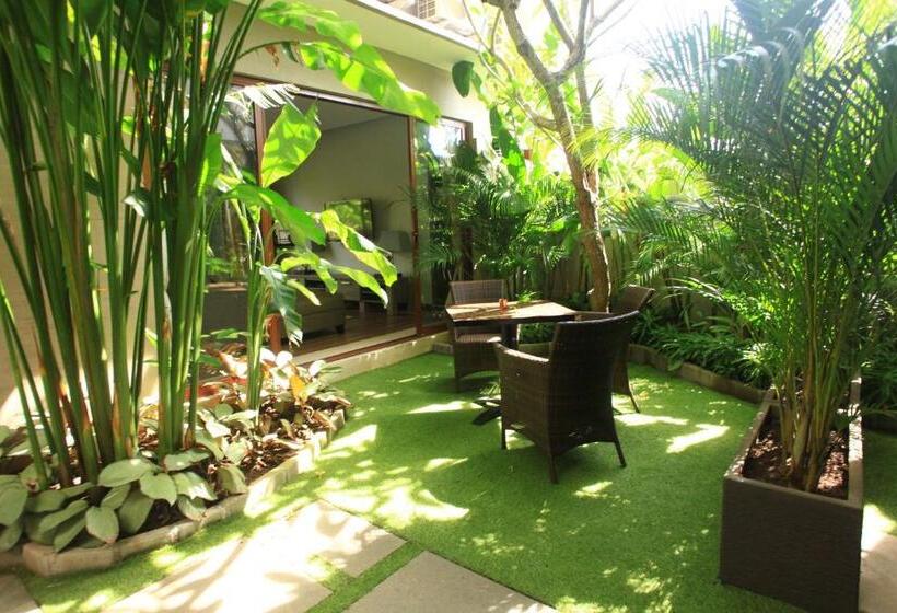 اتاق استاندارد با چشم‌انداز باغ, Puri Sabina Bed & Breakfast