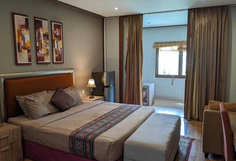 اتاق استاندارد با چشم‌انداز استخر, Puri Sabina Bed & Breakfast