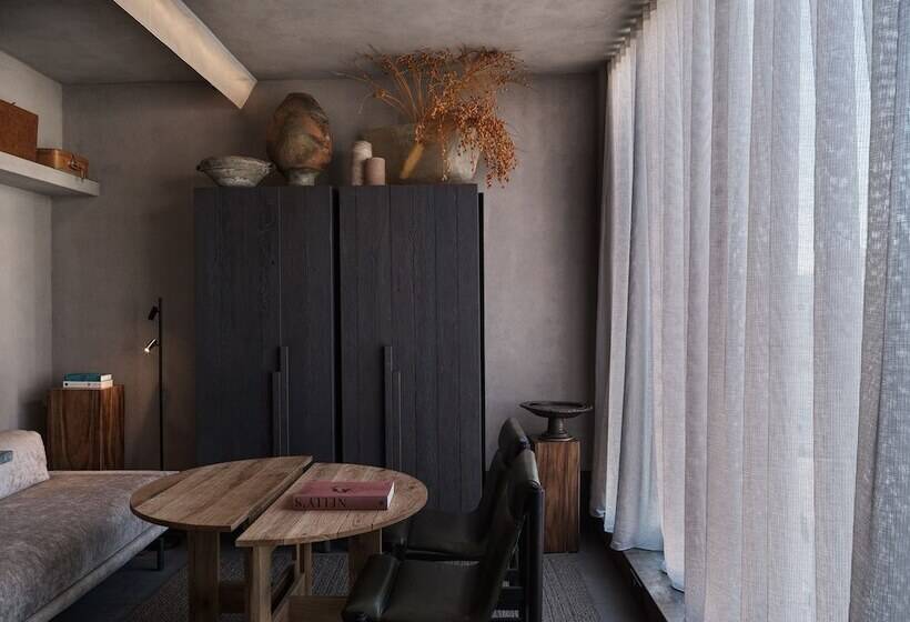 Люкс Премиум, Monastik Living In Athina