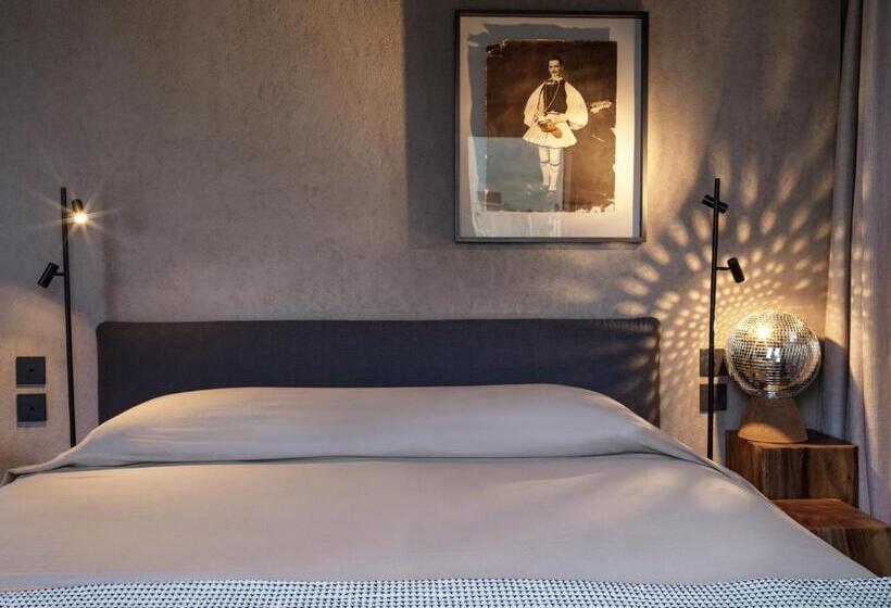 Пентхаус Люкс, Monastik Living In Athina