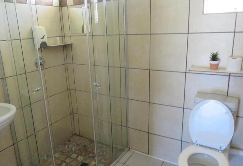 Классический Номер, Cobblestone Court