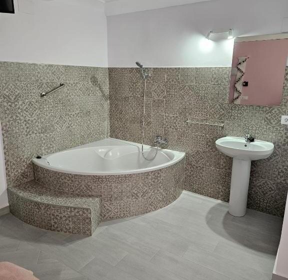 带阳台的豪华间, Pompeya Merida Suite