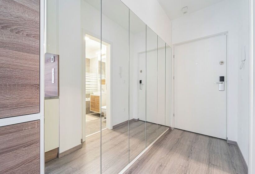 استودیوی استاندارد, Spirit Apartments By Urbanrent