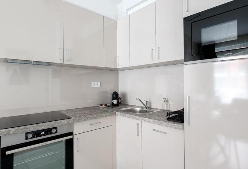 آپارتمان خانواده 1 خوابه, Spirit Apartments By Urbanrent