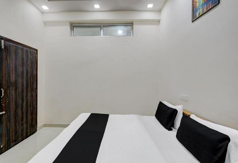 Quarto Triplo Clássico, Collection O Dev S Villa