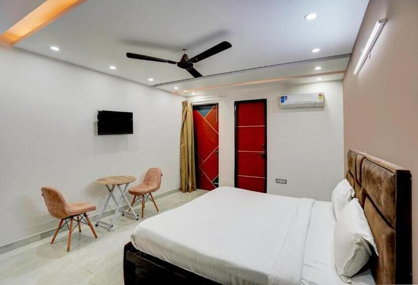 Трехместный Номер Классика, Oyo 82107 Golden Inn