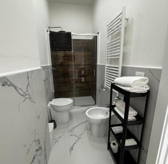 اتاق لوکس با بالکن, Villa Life