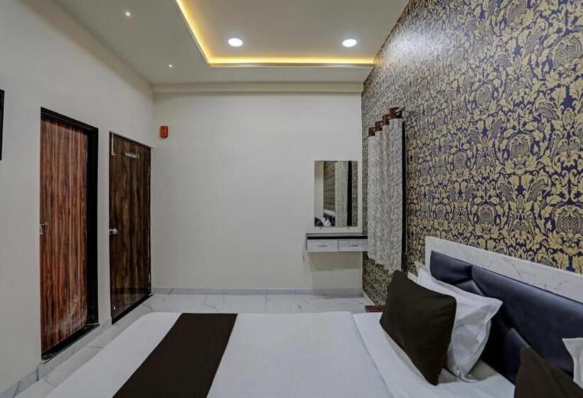 Трехместный Номер Классика, Oyo Hotel G L