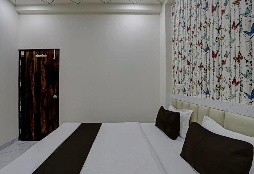 Трехместный Номер Классика, Oyo Hotel G L